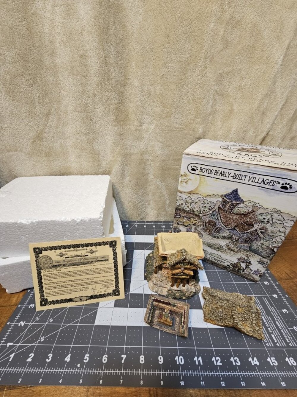 BOYDS BEARLY BUILT-VILLAGES -BEARS DEN- EDMUND'S HIDEAWAY Numbered 4E/285